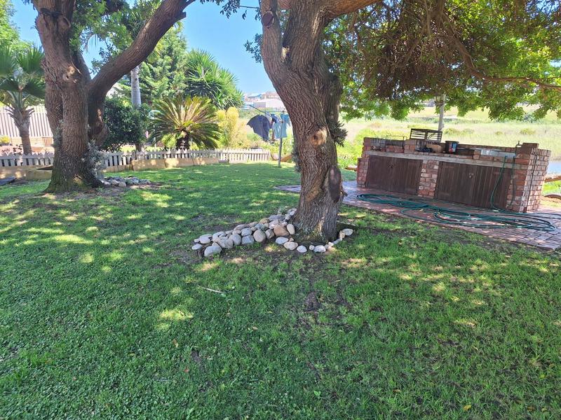 4 Bedroom Property for Sale in Diaz Western Cape